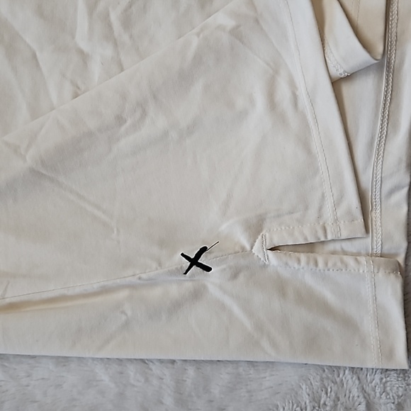 *NWOT* CUTS Split-Hem Henley Top - Picture 7 of 9